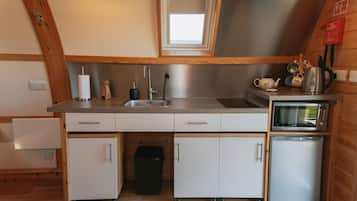 Fridge, microwave, toaster, cookware/dishes/utensils
