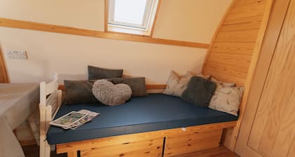 Large-Accessible Hot Tub-Cabine-SDB privée avec douche