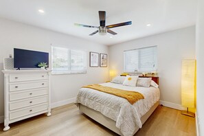 3 bedrooms, iron/ironing board, Internet, bed sheets