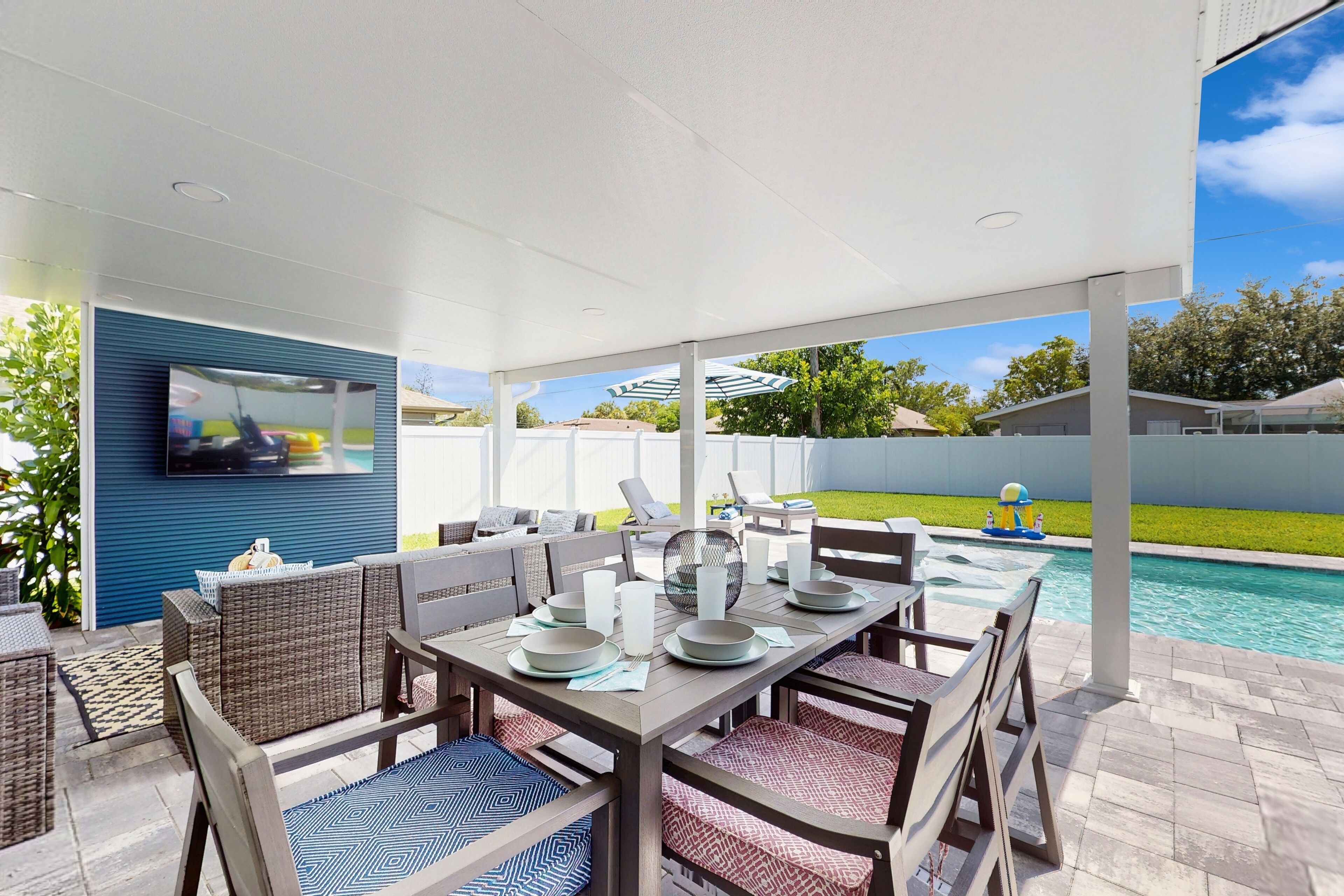 حمّام سباحة مُدفَّأ