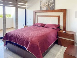 Iron/ironing board, WiFi - Cozy apartment with pools near the beach (Mazatlan)