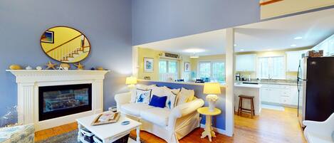 TV, DVD player, books, stereo