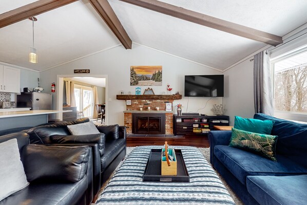 TV, fireplace, ping pong