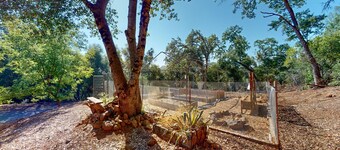 Private home with peek-a-boo Yosemite views - near outdoor recreation