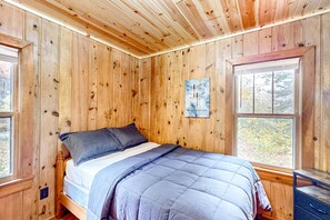 2 bedrooms, internet, bed sheets