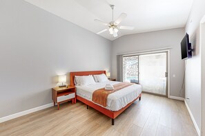 3 bedrooms, iron/ironing board, Internet, bed sheets