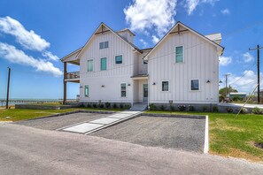 Exterior - Gulf-view home with sunrise views over water, outdoor kitchen & beach access (Rockport)