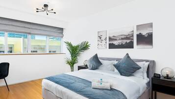 Tallelokero huoneessa, silitysrauta/-lauta, ilmainen Wi-Fi