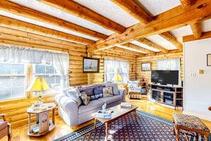 TV, DVD-spiller, bøker og filmbibliotek