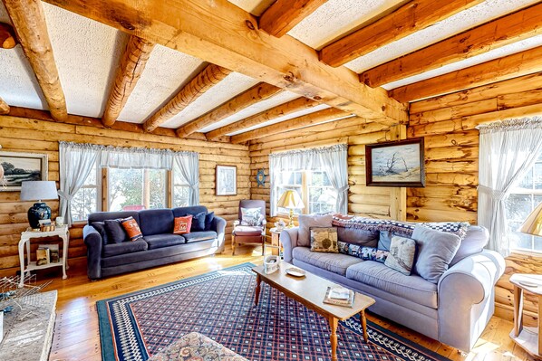 Televisión, reproductor de DVD, libros y videoteca 