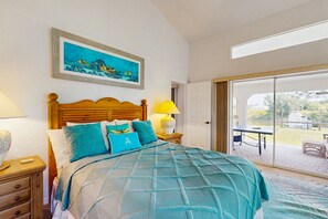 3 bedrooms, Internet, bed sheets - Relax, Recharge & Explore. Your Waterfront Getaway Awaits. (Punta Gorda)