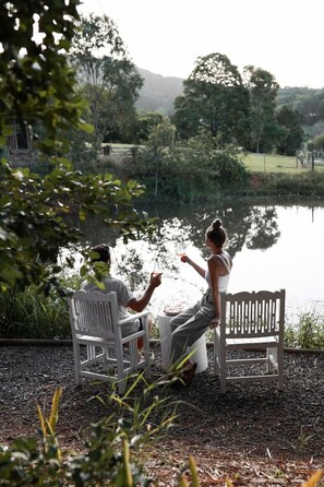 Property grounds - Stylish Cottage + Outdoor Bath near Montville (Palmwoods)