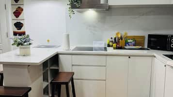 Family Double Room, Balcony, City View | Private kitchen