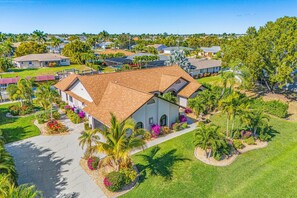Exterior - Canal front home with private pool, direct gulf access, and internet (Cape Coral)