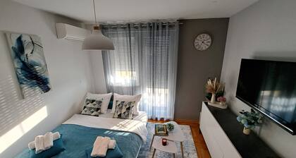 Apartment with self- check in, free private parking, WI-FI in brilliant Zagreb