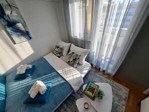 1 habitación, tabla de planchar con plancha, wifi y ropa de cama
