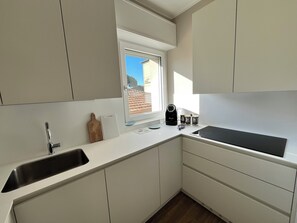 Refrigerador, horno, parrilla de estufa y lavavajillas