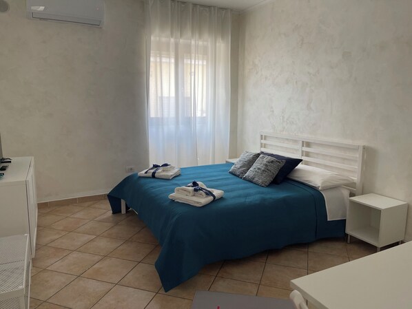 1 bedroom, desk, iron/ironing board, free WiFi