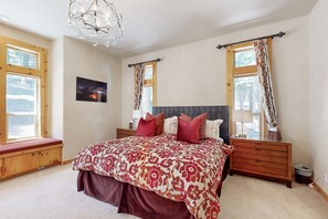 4 Schlafzimmer, Bügeleisen/Bügelbrett, Internetzugang, Bettwäsche