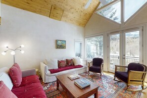 TV, DVD player - Three-story mountain house with balcony, grill & washer/dryer (Telluride)