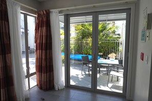 Deluxe Apartment, 1 Bedroom, Pool View | Terrace/patio - Paihia Waterfront 1 Bedroom Apt & Pool (Paihia)