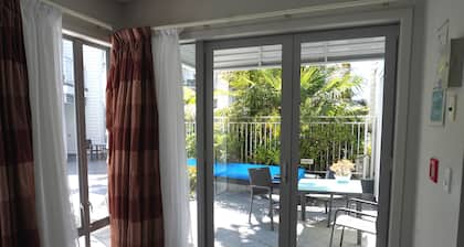 Paihia Waterfront 1 Bedroom Apt & Pool