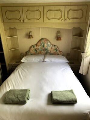 2 quartos, ferros/tábuas de passar roupa, Wi-Fi, roupa de cama