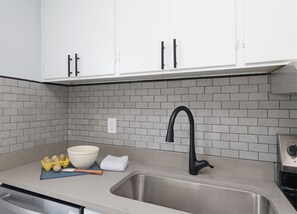 Fridge, microwave, oven, stovetop - *Renovated* Modern 2BR Near Duke/Downtown/Hospital (Durham)