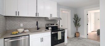 *Renovated* Modern 2BR Near Duke/Downtown/Hospital