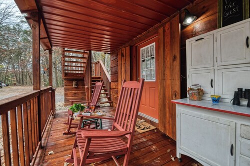 Honey Hut--OUTDOOR SHOWER--HOT TUB