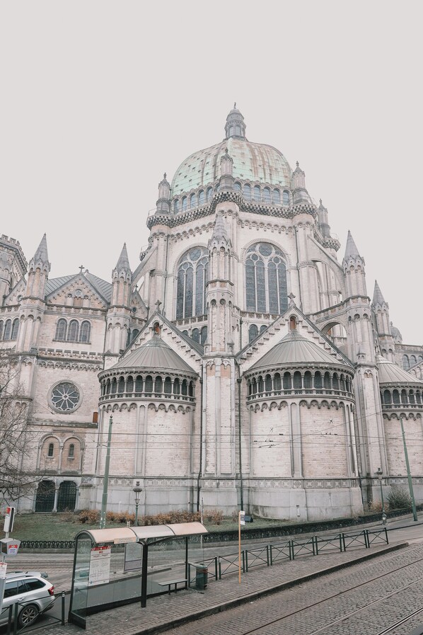 Hypo-allergenic bedding, memory-foam beds, desk, laptop workspace