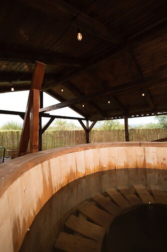 Panorama Lugasu - Cozy House with 2 bedrooms and Hot Tub!