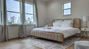 4 habitaciones, tabla de planchar con plancha, wifi y ropa de cama