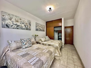3 Schlafzimmer, Bügeleisen/Bügelbrett, WLAN, Bettwäsche