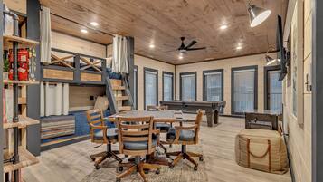 Ropa de cama de alta calidad y tabla de planchar con plancha