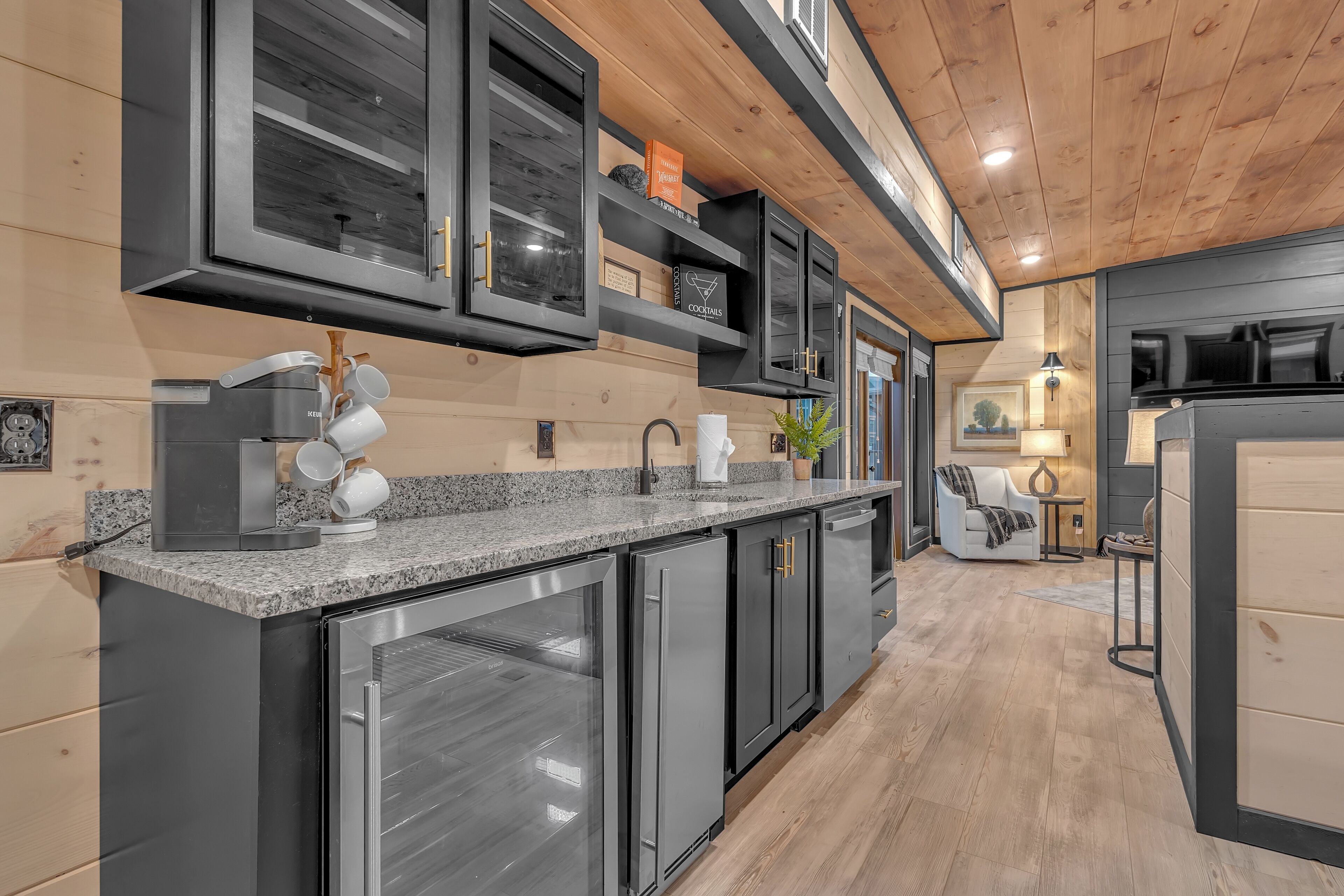 Cabaña ejecutiva, 5 habitaciones, terraza, vistas a la montaña (Private RoofTop Lounge) | Cocina privada | Frigorífico grande, microondas, horno y placa de cocina