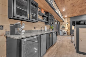 Executive Cabin, 5 Bedrooms, Terrace, Mountain View (Private RoofTop Lounge) | Private kitchen | Full-sized fridge, microwave, oven, stovetop - Smith Creek Resort (Sevierville)