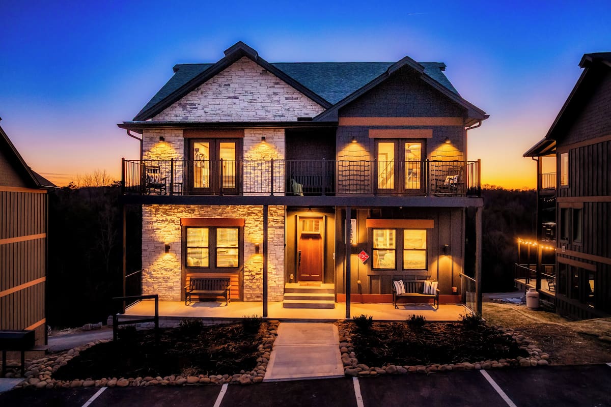 Cabin Cao cấp, 6 phòng ngủ, hồ bơi riêng, quang cảnh núi | 5 phòng ngủ, bộ đồ giường cao cấp, bàn ủi/dụng cụ ủi quần áo