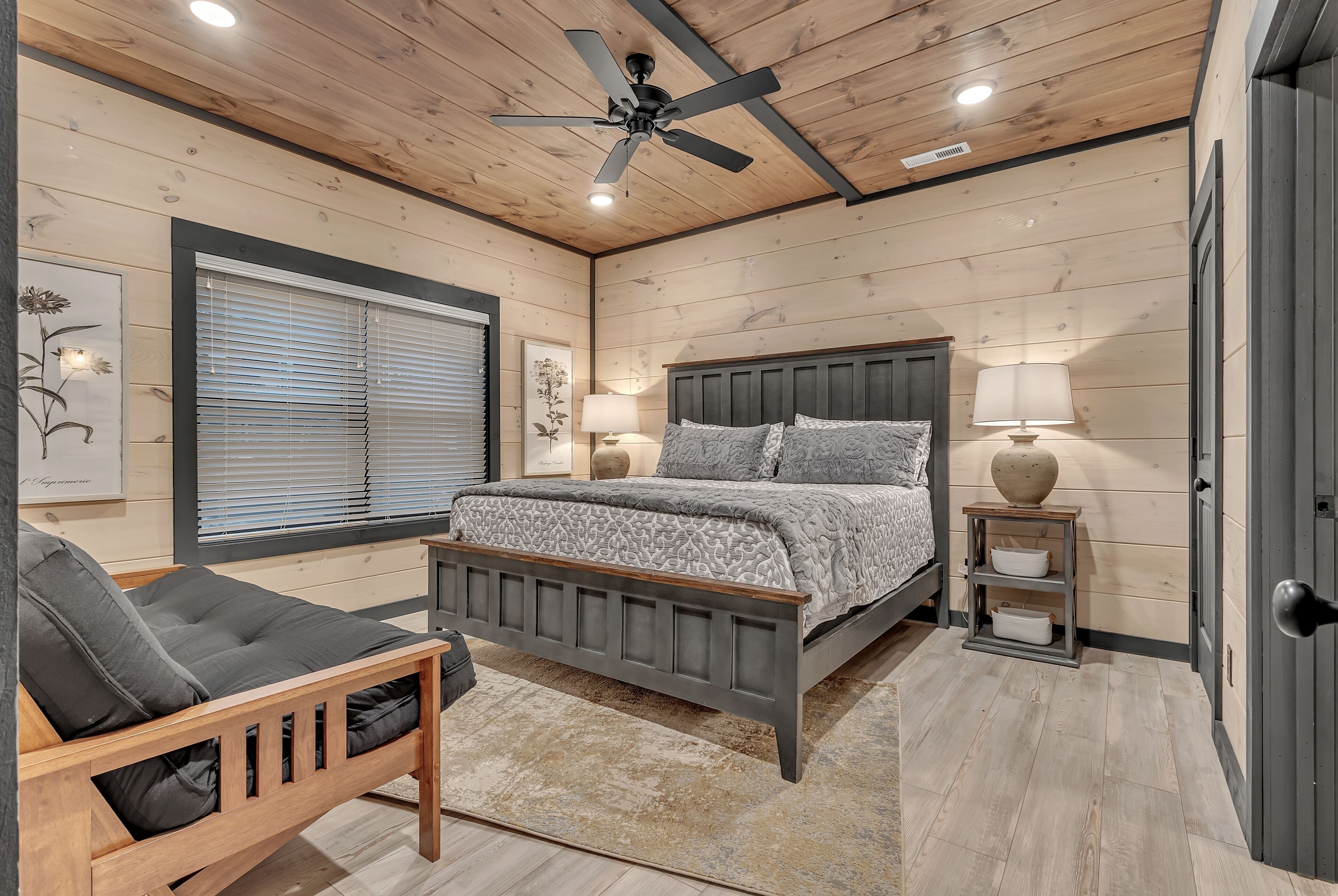 Executive Cabin, 5 Bedrooms, Terrace, Mountain View (Private RoofTop Lounge) | Premium bedding, iron/ironing board, free WiFi, bed sheets