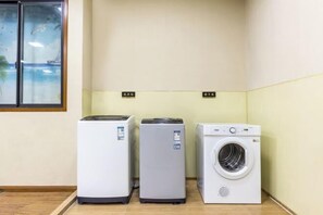 Laundry room - Peace & Ease Hotel (Suzhou Jinji Lake Expo Center) (Suzhou)