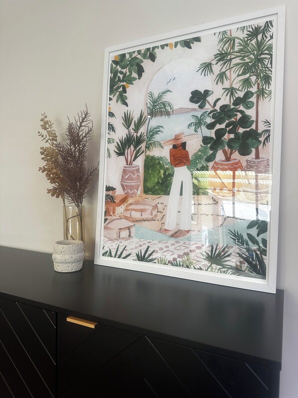 Interior - Cosy & family friendly townhouse in Belmont. Walk to river, shops & stadium. (Belmont)