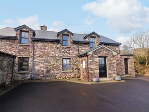 Exterior - JOHNSON'S COTTAGE, pet friendly in Cloghane, County Kerry (Brandon)