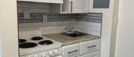 Micro-ondes, four, plaque de cuisson