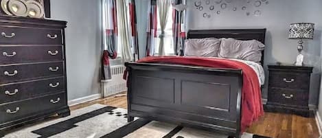 2 bedrooms, iron/ironing board, WiFi, bed sheets
