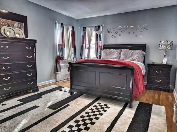 2 bedrooms, iron/ironing board, WiFi, bed sheets