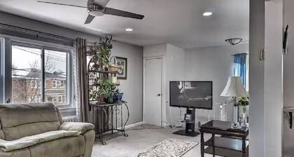 Classic Home w/ Modern Touches 4 Blks to Subway!