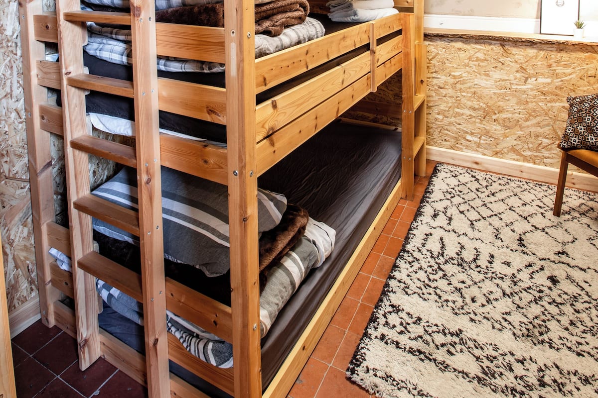 Wifi gratis y ropa de cama