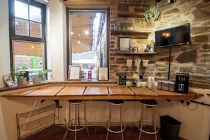 Télévision LED de 45 pouces avec chaînes numériques