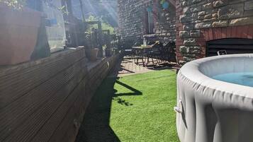 Comfort Studio, 1 Queen Bed, Hill View, Ground Floor | Terrace/patio