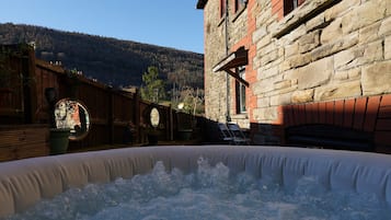 Comfort Studio, 1 Queen Bed, Hill View, Ground Floor | Terrace/patio